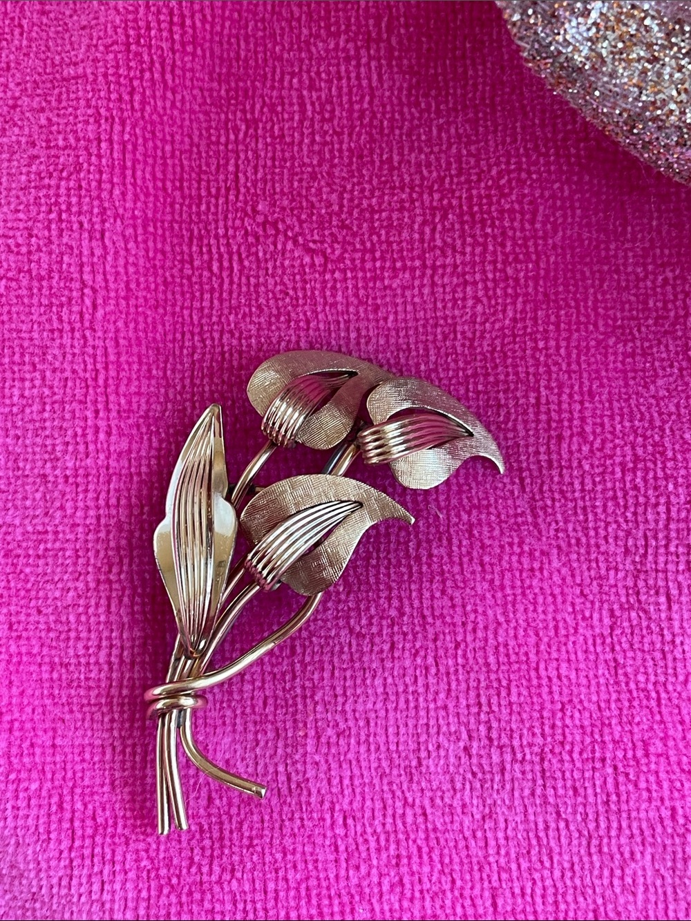 Vtg.1950’s Signed Van Dell Flower 1/20 12KT Gold Filled Floral Brooch